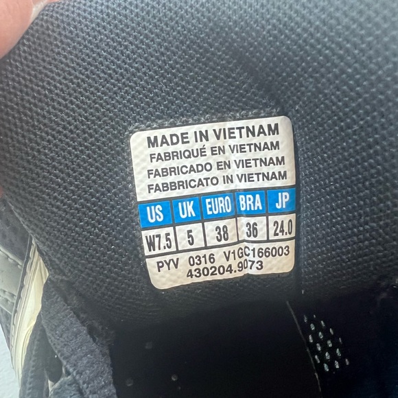 Mizuno Wave Bolt 5 women’s size 7.5 - Picture 7 of 9